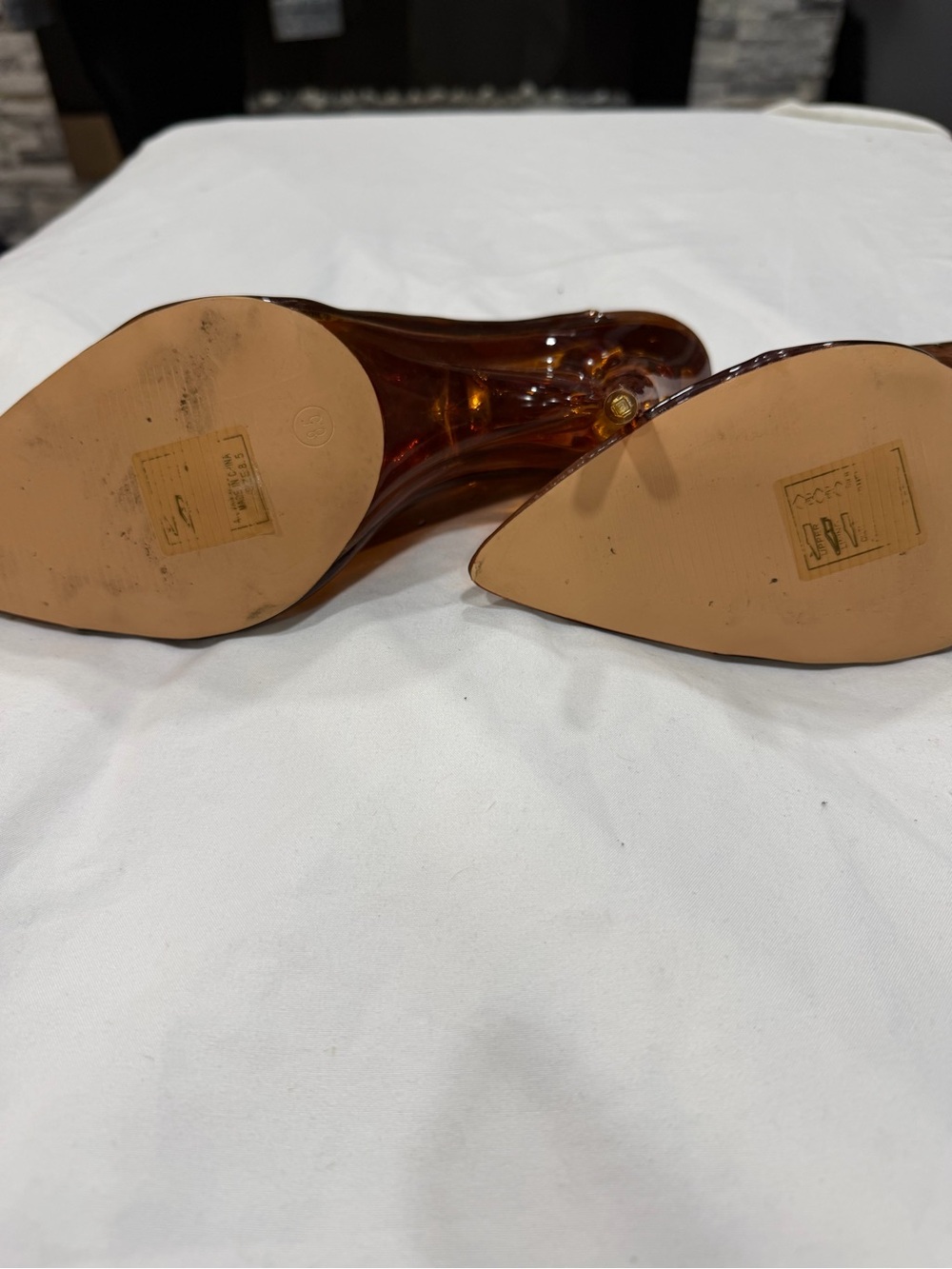 AKIRA Amber Brown Pointed Toe Vinyl Slide Heels - Picture 4 of 4